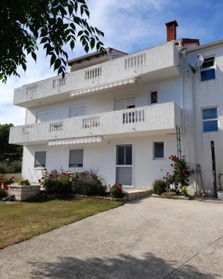Apartmani By the see Božo Benić