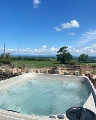 Rattlebeck Farm Cottage and Hot Tub PET FRIENDLY