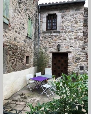 Les Maisons du Conflent, maisons familiales en pierre au coeur des remparts