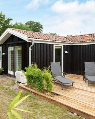 6 person holiday home in Væggerløse
