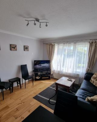 168 - ExcellentStays - 2 Bedroom Flat