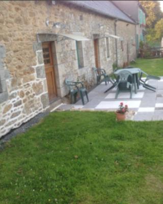 Captivating 2-Bed House with log burner in Kerien