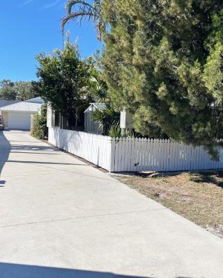 Bribie Beach Bungalow