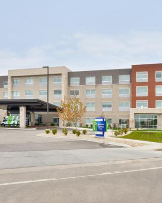 Holiday Inn Express & Suites Madison, an IHG Hotel