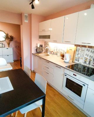 SUNSET Apartment Near Sea - family friendly space with bath and good coffee