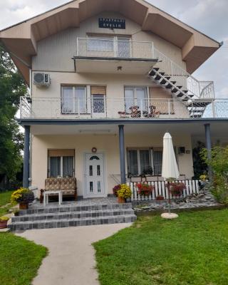 Apartmani Evelin 1