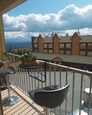 Village Center 2 bedroom Condo