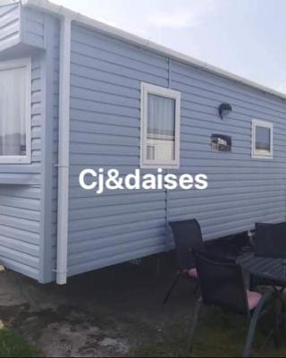 CJ & Daisies Holiday Home