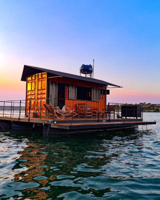 House Boat "Faroeste Caboclo"