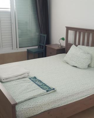 Room near Sheba Medical Center, and Bar Ilan, and TLV Airport