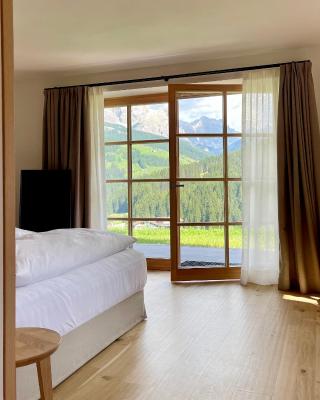 Surrounded by green - Luxury Chalet at the foot of the Dolomites