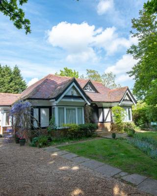 Pinewood Cottage Deluxe Self Catering Apartments