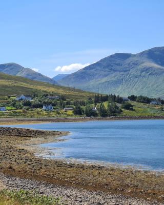 Luib House. Spacious Self-catering by the sea.