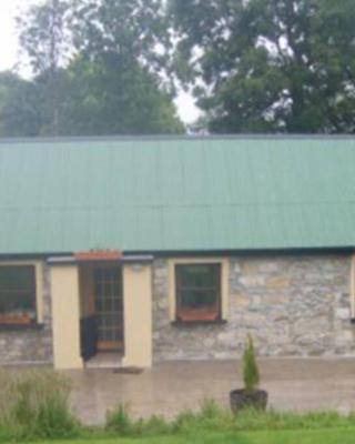 Cottage ideal for Family's & private lake access