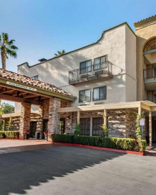 Comfort Inn & Suites Orange County John Wayne Airport