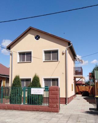 Arinza Apartman Vendégház