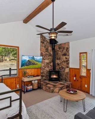 DoorMat Vacation Rentals - Brother Bear Cabin with free WIFI!