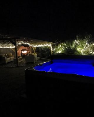 Pheasants Retreat with Hot Tub and Fire Pit