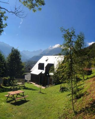 Appartement dans chalet avec jardin, vue montagne