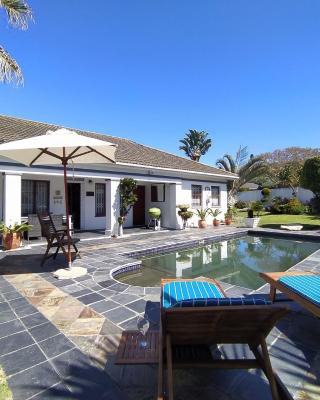 Villa Mintos - 4 bed 3 bath, Pool, 750m to Robberg 5 Beach