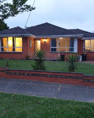 Homestay near Dandenong Plaza