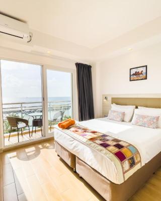 iCom Marina Sea View