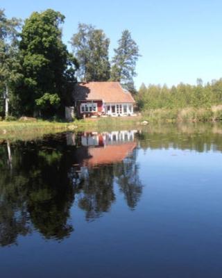 Lakeside VILLA