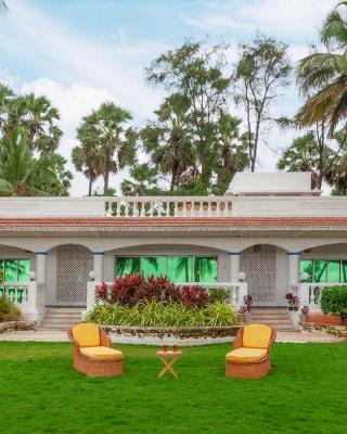 StayVista's Villa Bharat - Beachfront serenity with A spacious lawn