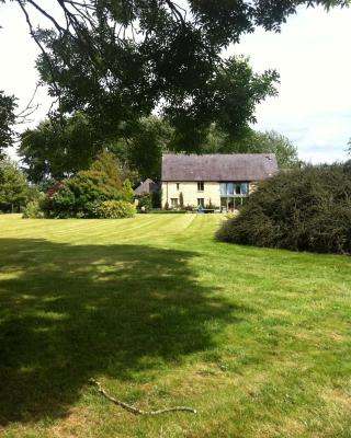 Farm Stay -Nr Silverstone, Bicester Village and Stowe
