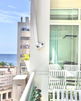 Luxurious 2 Bedrooms Apartment, 30 meter from beach