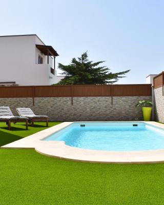 Tilley. Private Villa