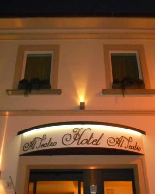 Al Teatro