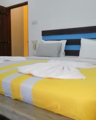 Le Petit Hotel & Restaurant