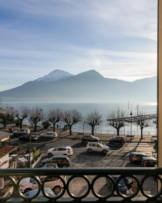 Piazzetta Lake View by Halldis