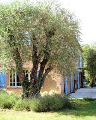 Chambre avec acces jardin et piscine. Weekend ou semaine.