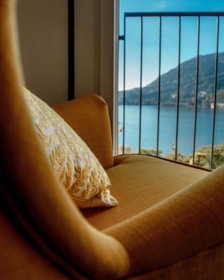 An armchair on the Lake