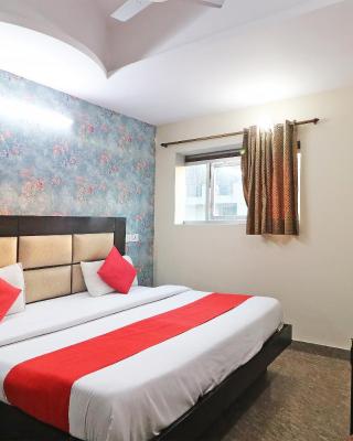 Hotel Westend Holiday Home 5 mint from Nizamuddin Railway Station