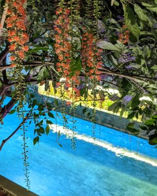 Sarina Hotel & Villa