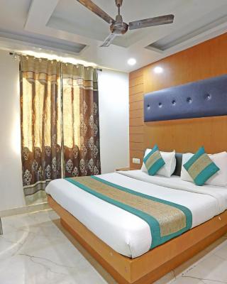 Hotel Tashkent Palace - Near New Delhi Railway Station