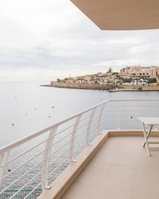 Riviera Holiday Apartments - Seafront - Wifi