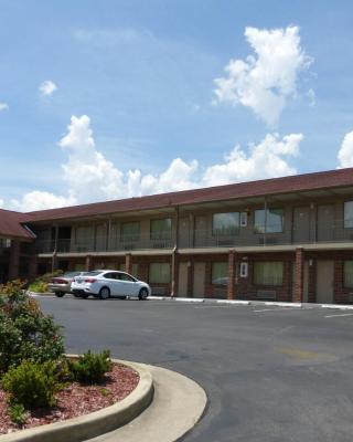 Red Roof Inn & Suites Cleveland, TN