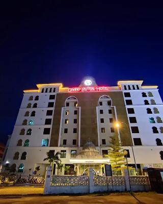 The Grand Puteri Hotel