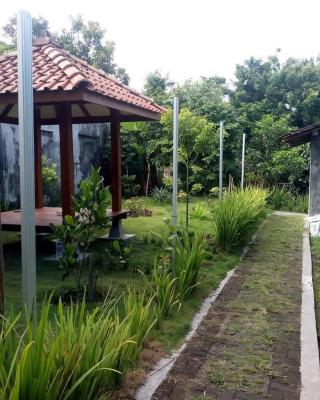 Pendopo Kayuwanan Syariah Near Terminal Giwangan