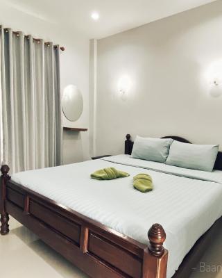 บ้านชมเขา - Baan Chom Khao