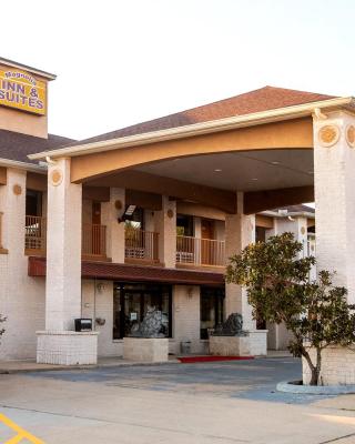 Magnolia Inn and Suites