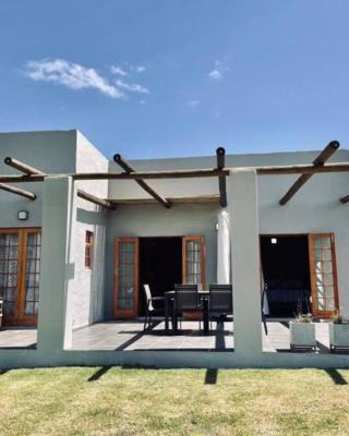 Heron Cottage - Living The Breede