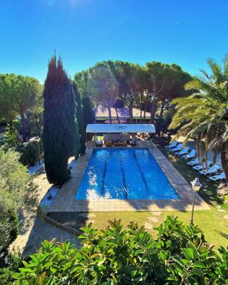 Villa Sitges El Ranch Amaizing Outdoor Areas Beaches at 5 minutes walk Sitges at 15 min drive AC Pool Jacuzzi & Garden XXL