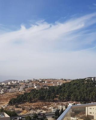 Penthouse overlooking Jordan valley