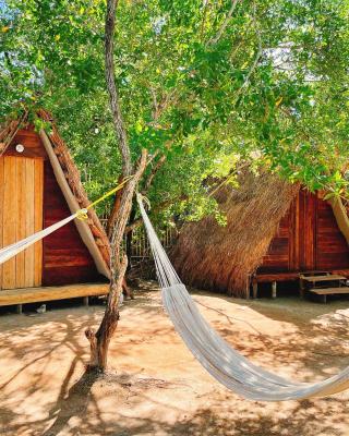 La Aldea Holbox Cabañas y Camping