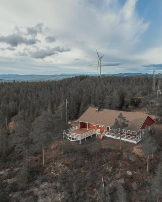 Toppstuga med storslagen utsikt och vacker natur!